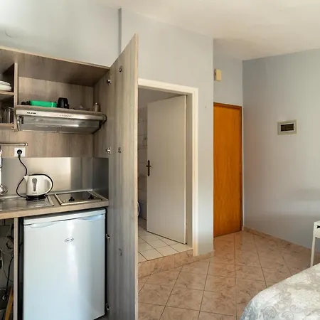 Apartamento Zois Studio 8 *